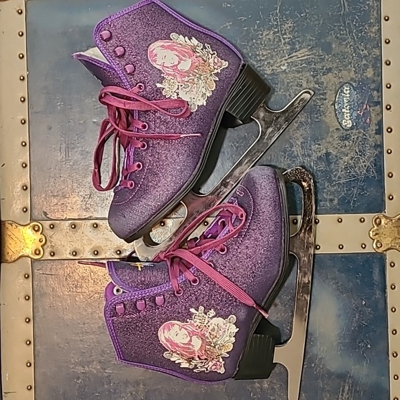 Hannah Montana Ice Skates 4 - Picture 1 of 7
